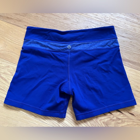 Lululemon Reversible Shorts - Picture 4 of 5
